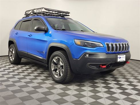 Used 2019 Jeep Cherokee Trailhawk image 6