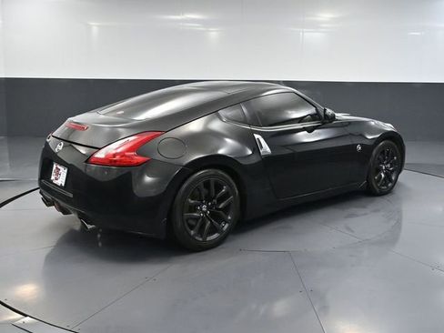 Used 2016 Nissan 370Z Coupe image 4
