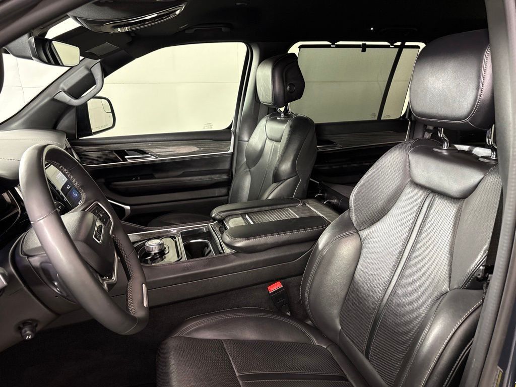 Used 2022 Jeep Wagoneer Series III w/ Convenience Group I RWD image 31