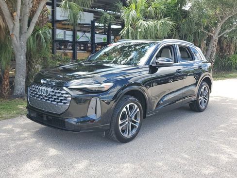 Certified 2025 Audi Q5 Premium Plus w/ Premium Plus AWD/4WD image 8