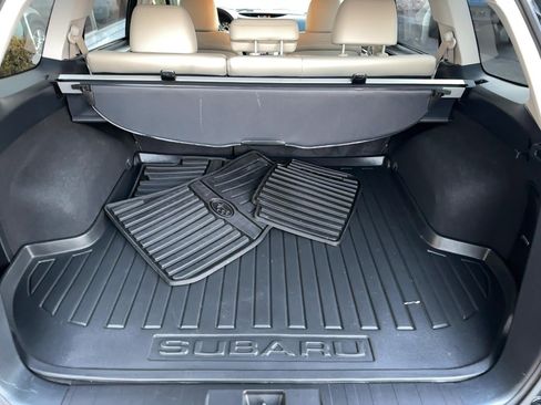 Used 2010 Subaru Outback 2.5i Limited w/ Popular Equipment Group 1B image 24