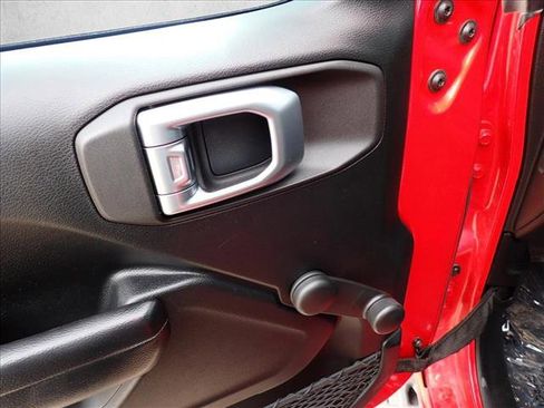 Used 2019 Jeep Wrangler Unlimited Sport image 10