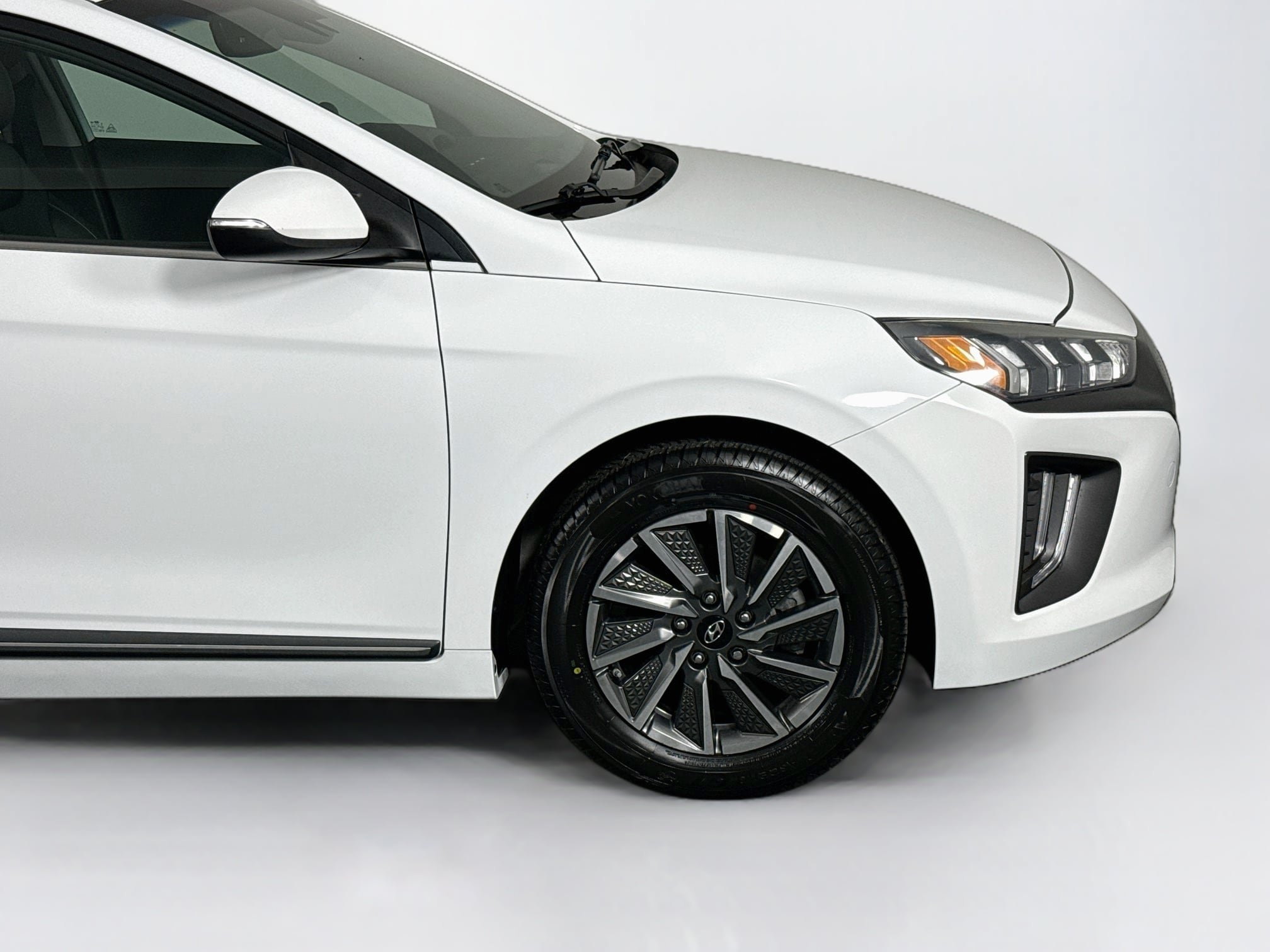 Used 2021 Hyundai Ioniq Limited FWD image 45