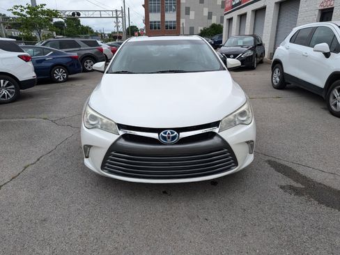 Used 2017 Toyota Camry XLE image 3