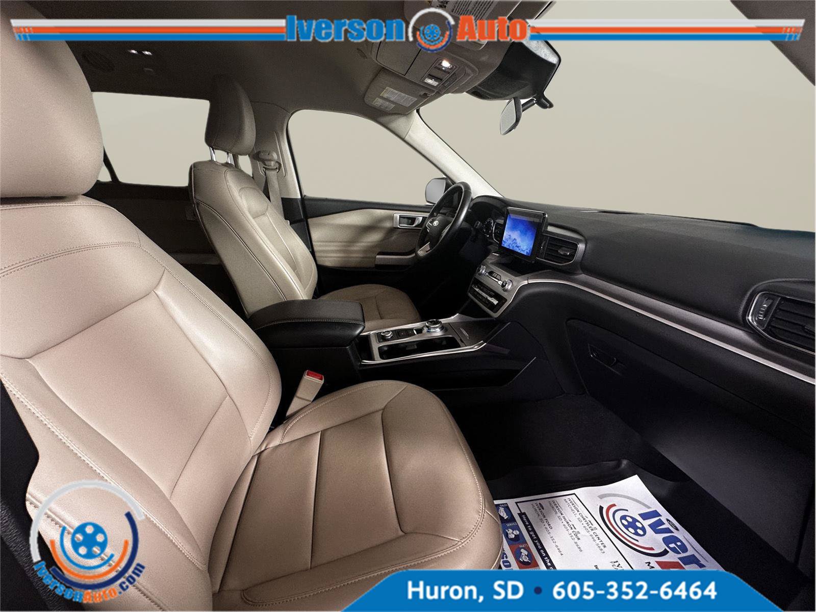 Used 2022 Ford Explorer XLT w/ Equipment Group 202A AWD/4WD image 28
