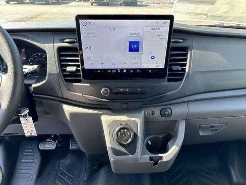 Used 2023 Ford E-Transit Medium Roof image 23