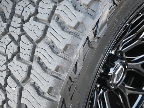 Used 2025 GMC Sierra 2500 Denali Ultimate image 16