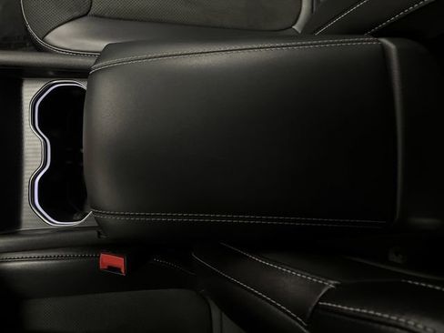 Used 2024 Jeep Grand Cherokee L Altitude image 19