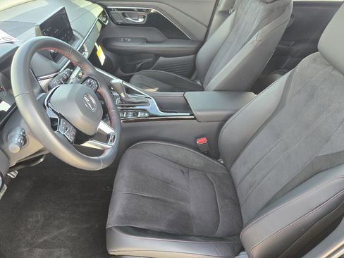 Used 2025 Acura ADX A-Spec image 11