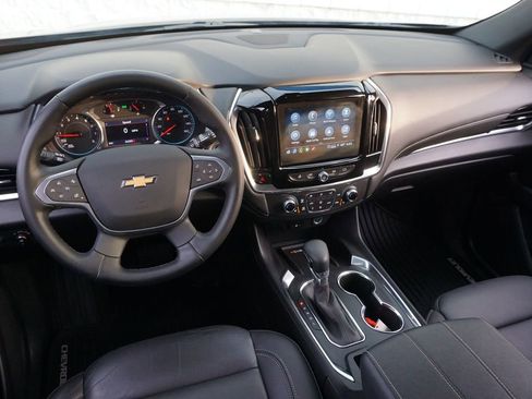 Used 2023 Chevrolet Traverse LT FWD image 14