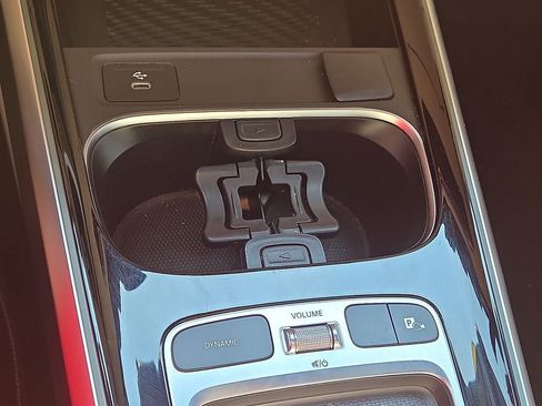 Used 2024 Mercedes-Benz GLB 250 4MATIC image 28