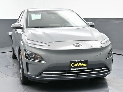 Used 2023 Hyundai Kona SE w/ Cargo Package image 4