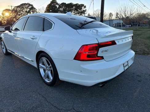 Used 2018 Volvo S90 T5 Momentum w/ Convenience Package image 6