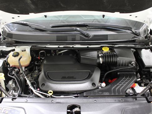 Used 2023 Chrysler Pacifica Limited FWD image 42