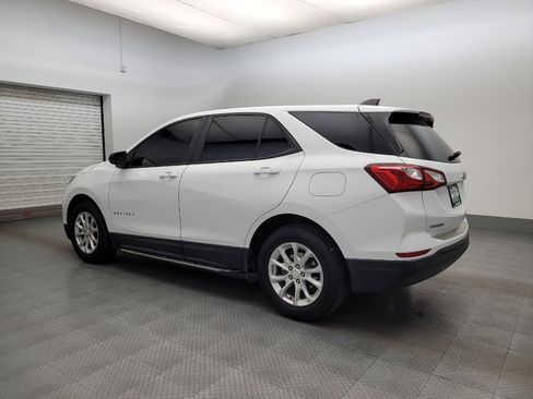 Used 2020 Chevrolet Equinox LS w/ LS Convenience Package image 3