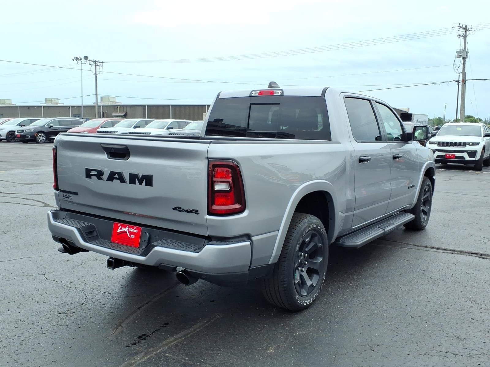 Used 2025 RAM 1500 Big Horn AWD/4WD image 4