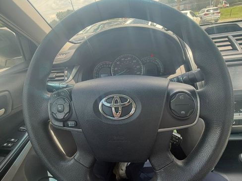 Used 2012 Toyota Camry LE FWD image 12