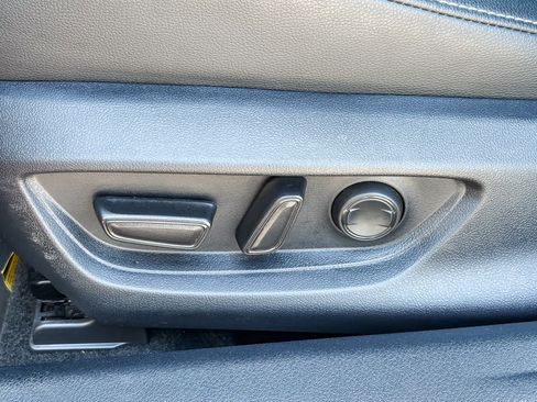 Used 2025 Toyota Camry SE w/ Convenience Package FWD image 19