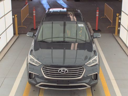 Used 2017 Hyundai Santa Fe SE w/ SE Premium Package 02 image 2