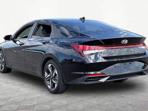 Used 2023 Hyundai Elantra SEL w/ Convenience Package image 4
