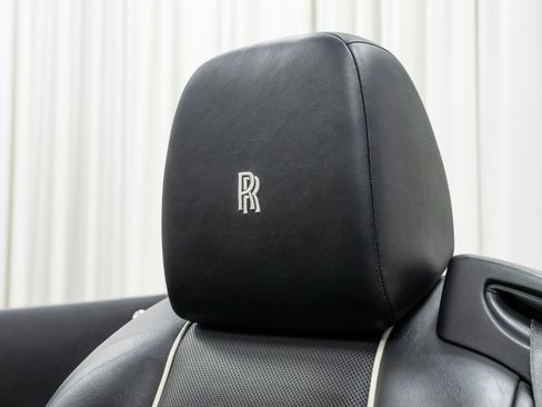 Used 2017 Rolls-Royce Dawn RWD image 31