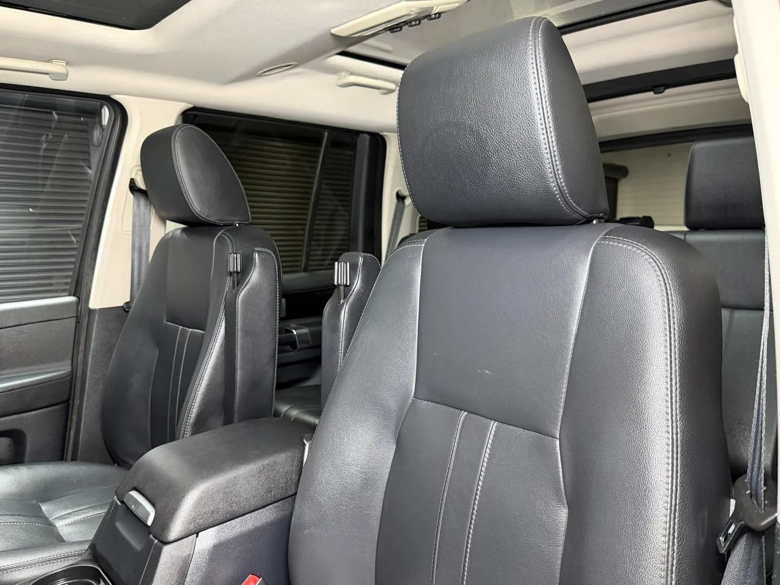 Used 2015 Land Rover LR4 HSE AWD/4WD image 34