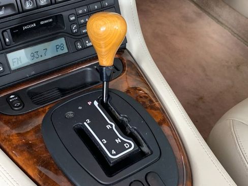 Used 2001 Jaguar XK8 Convertible RWD image 25