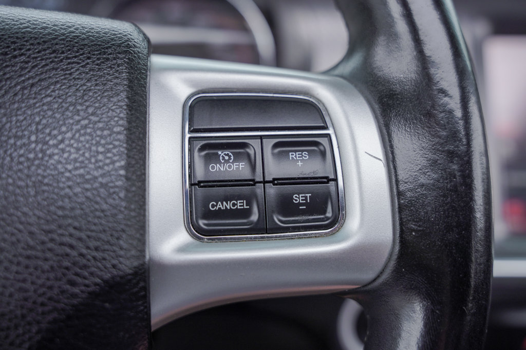 Used 2011 Dodge Charger R/T RWD image 17