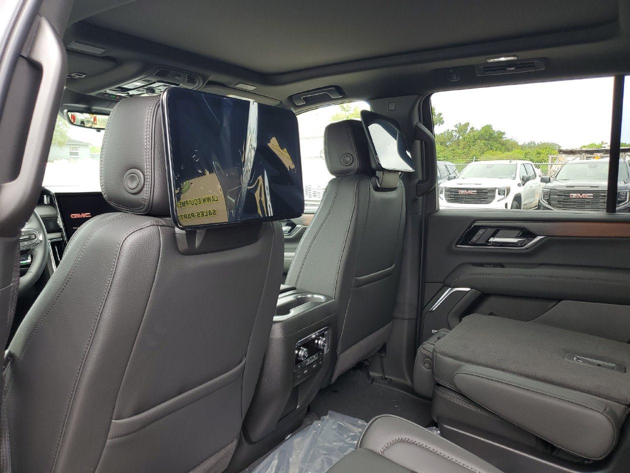 New 2027 GMC Yukon Denali w/ Denali Reserve Package AWD/4WD image 10