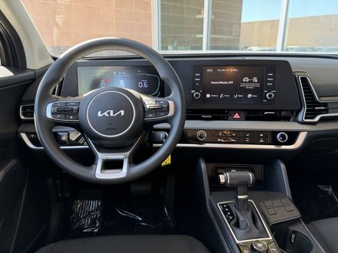 Used 2024 Kia Sportage LX image 16