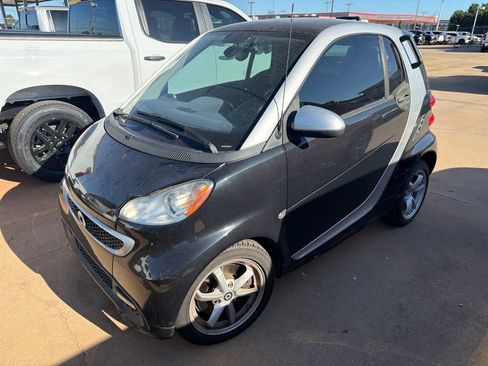 Used 2015 smart fortwo passion RWD image 1