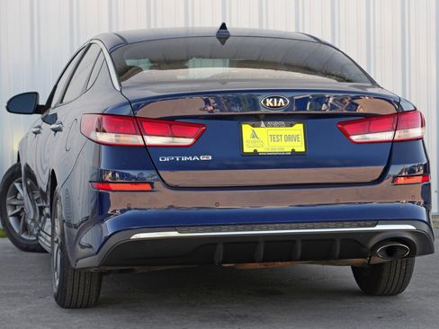 Used 2020 Kia Optima LX image 4