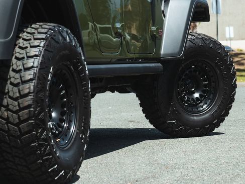 Used 2023 Jeep Gladiator Rubicon image 6