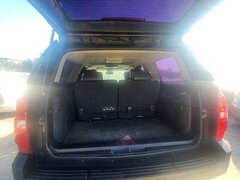 Used 2012 Chevrolet Suburban LT RWD image 24