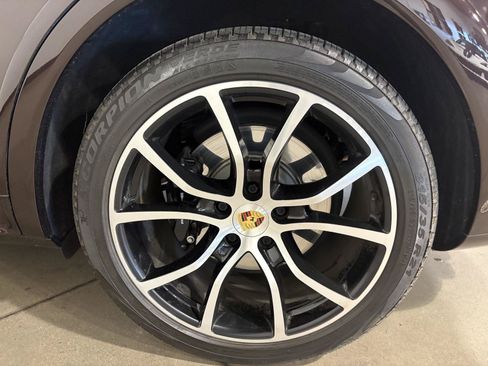 Used 2021 Porsche Cayenne Turbo AWD/4WD image 56