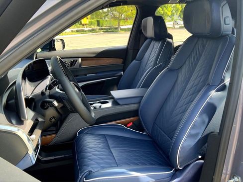 New 2026 Cadillac Vistiq Premium Luxury image 12