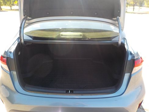 Used 2021 Toyota Corolla LE image 9