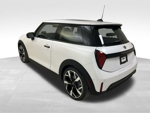 Certified 2025 MINI Cooper S image 7