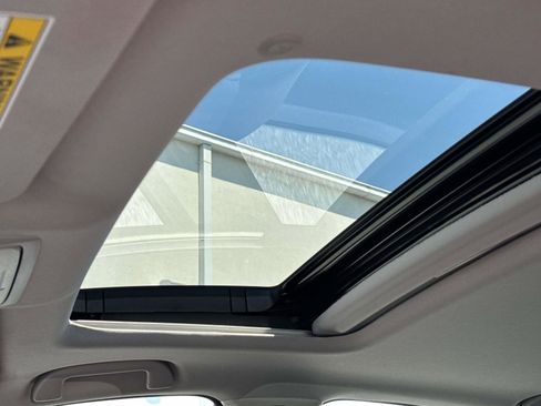 Used 2022 Honda Accord Touring image 18