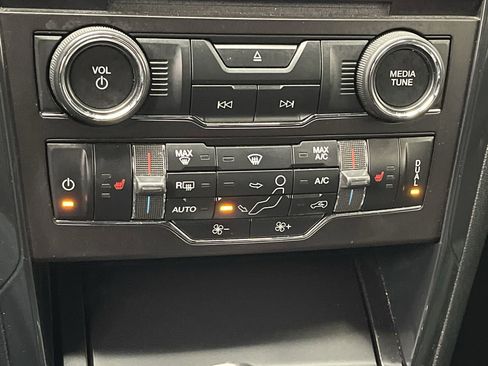 Used 2017 Ford Explorer XLT w/ Equipment Group 202A image 23