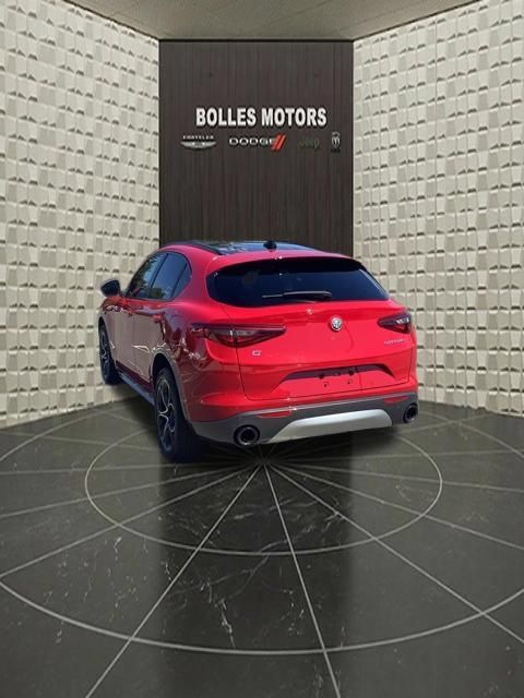 Used 2023 Alfa Romeo Stelvio Ti AWD/4WD image 10