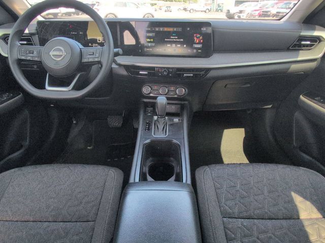 Used 2025 Nissan Kicks SV FWD image 16