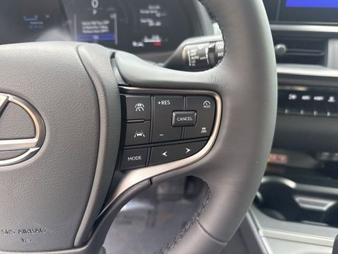 Used 2025 Lexus UX 300h AWD image 18