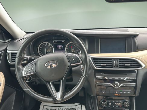 Used 2018 INFINITI QX30 Premium w/ Navigation Package FWD image 15