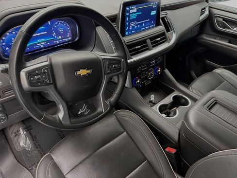 Used 2023 Chevrolet Suburban Premier image 7