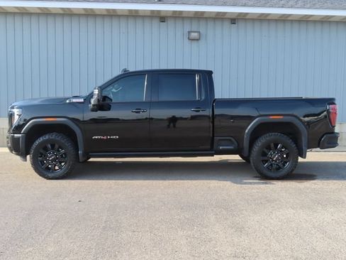 Used 2024 GMC Sierra 2500 AT4 w/ AT4 Premium Plus Package AWD/4WD image 8