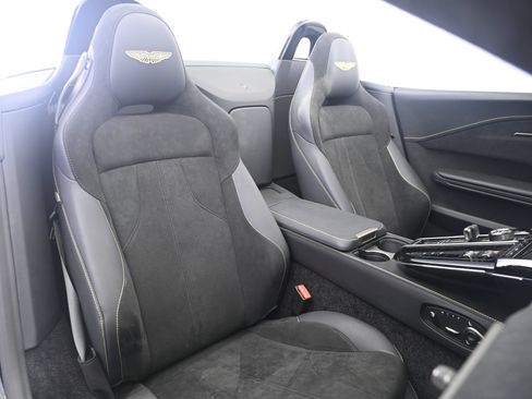 Used 2026 Aston Martin V8 Vantage Coupe RWD image 23