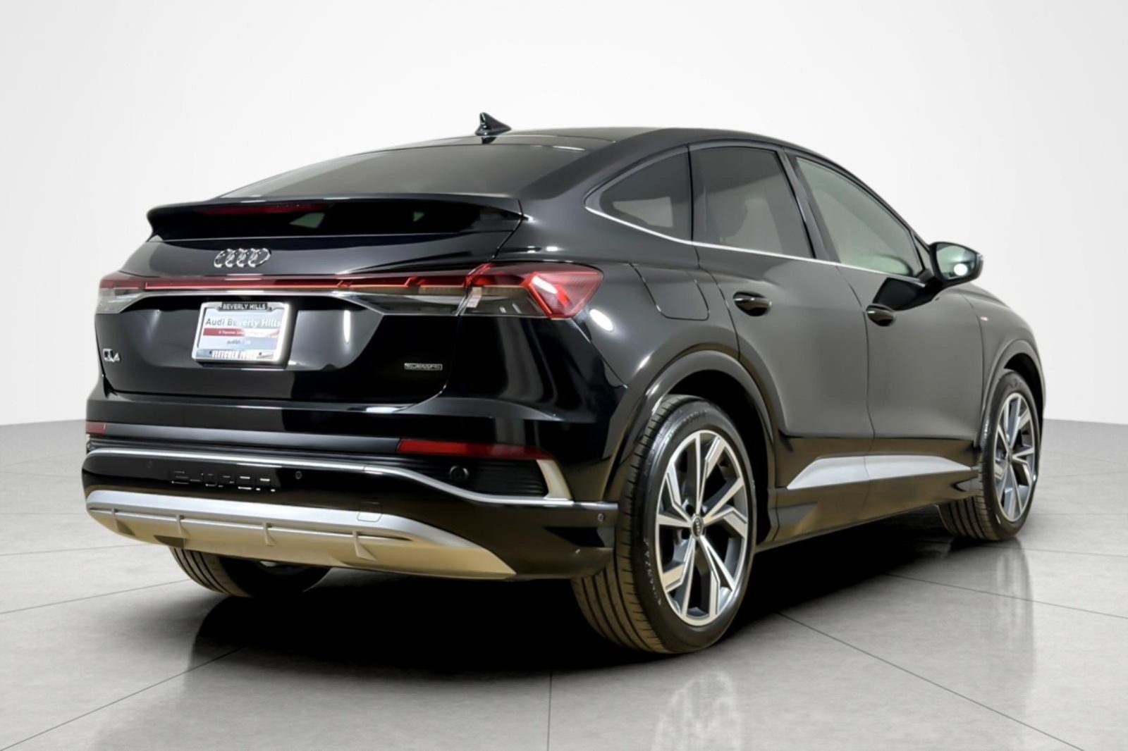 Certified 2024 Audi Q4 e-tron Premium Plus w/ Premium Plus AWD/4WD image 5