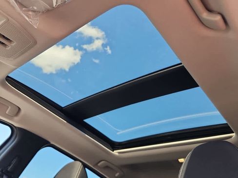 New 2025 Nissan Kicks SV w/ SV Premium Package image 12