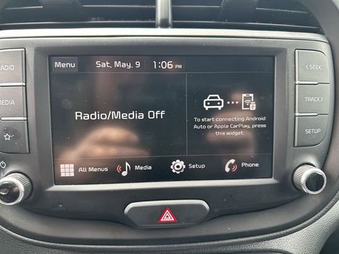 Used 2025 Kia Soul LX w/ LX Technology Package FWD image 20